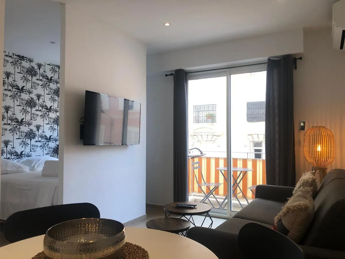 Beau studio neuf situé au centre Cannes