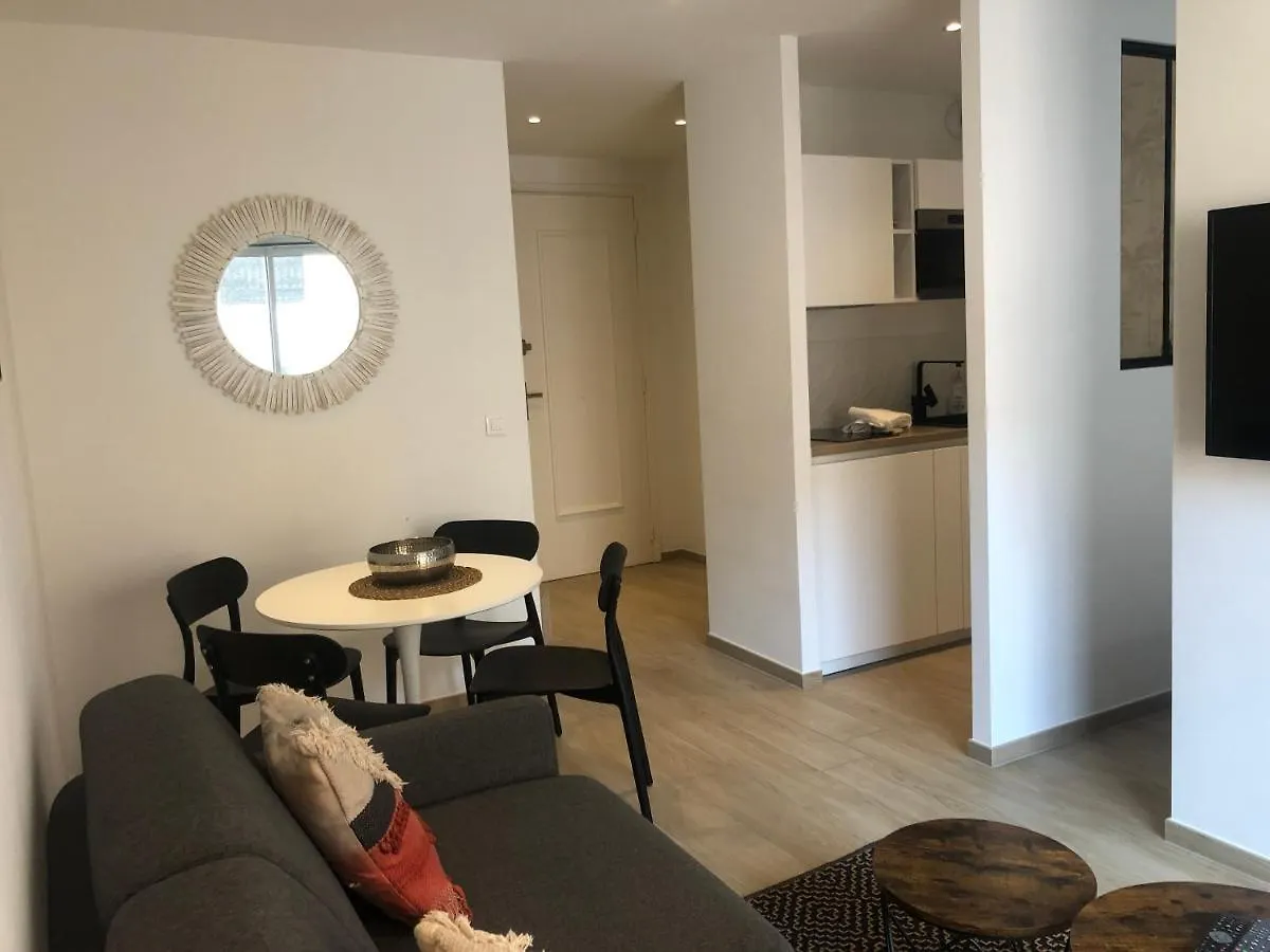 C001-Beau Studio Neuf Situe Au Centre Cannes 0*,